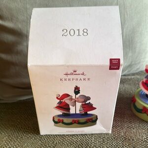 Hallmark keepsake ornament 2018 sound and motion magic
